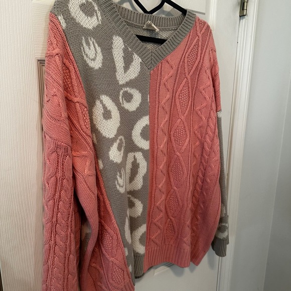 BiBi XL Pink Gray Leopard Print Cable Knit V Neck Sweater Women's - Picture 4 of 7